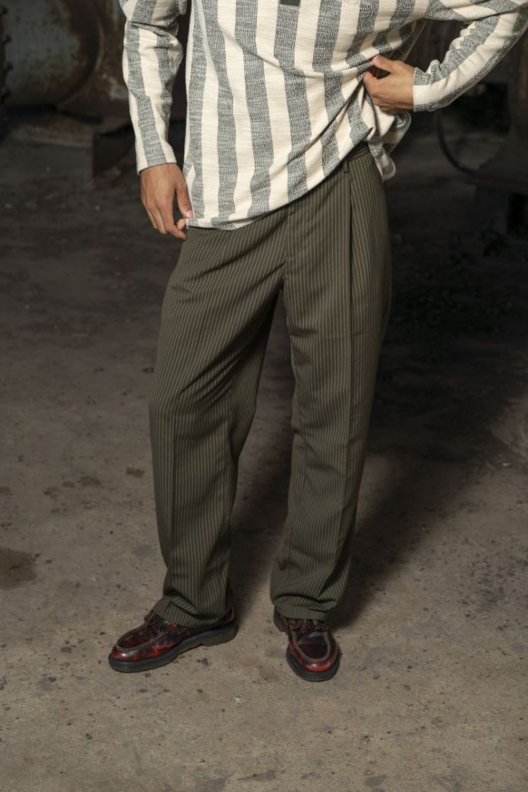 GREEN PINSTR