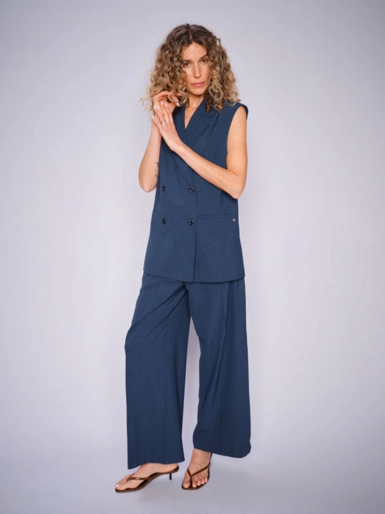  828 BLUE
