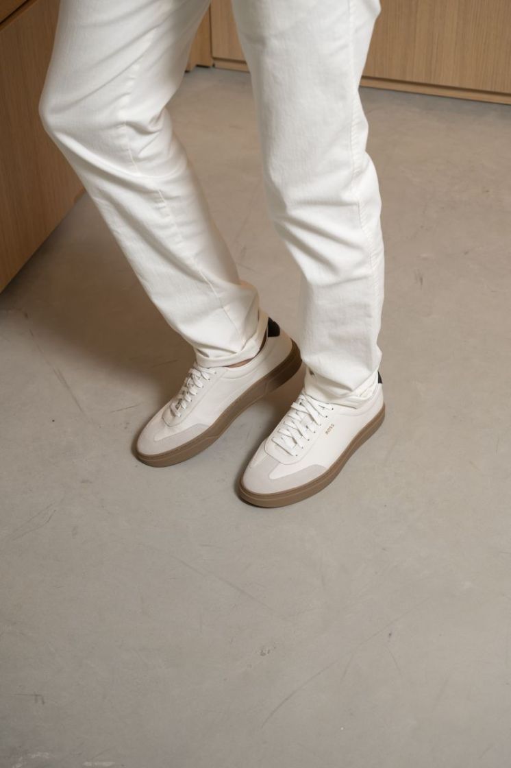  122 OPEN WHITE