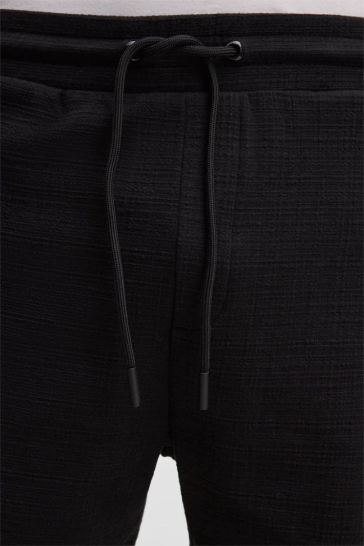 001 BLACK