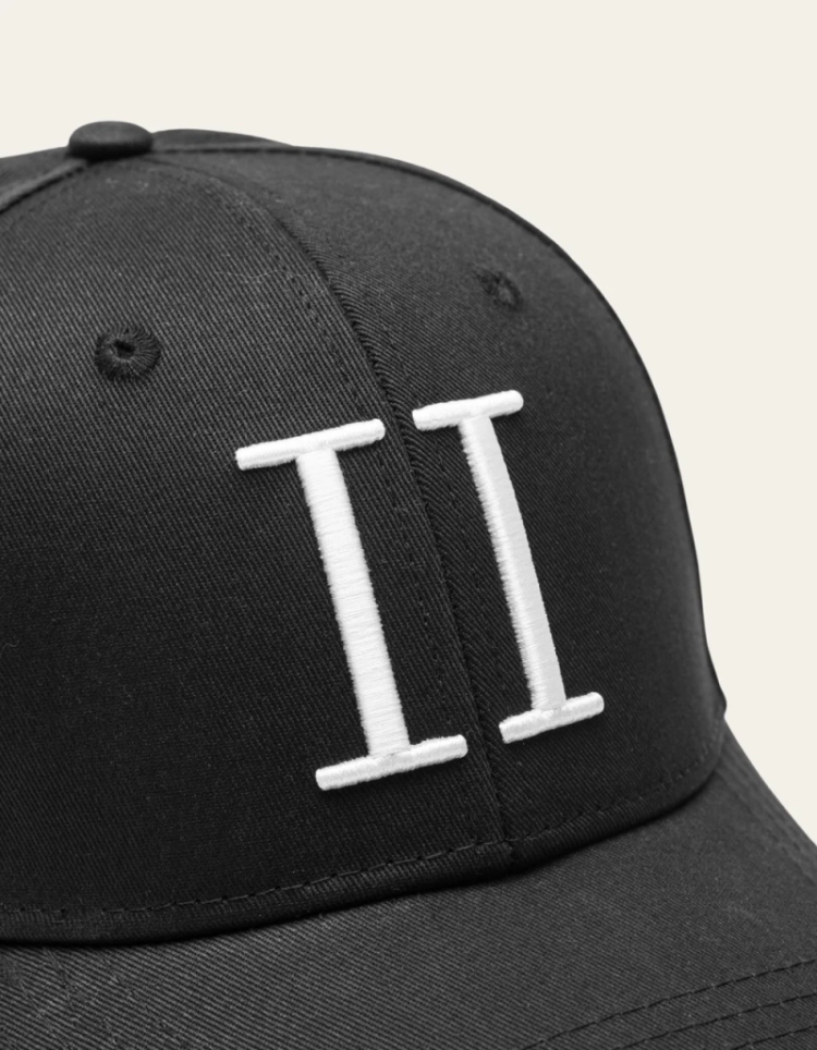  100100 BLACK