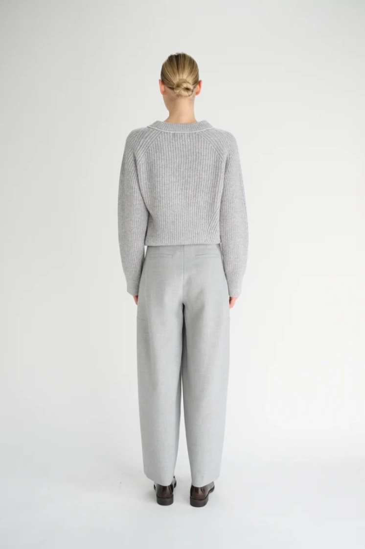 LIGHT GREY