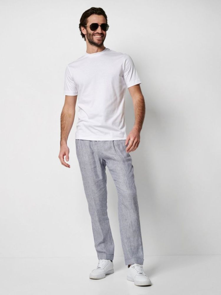53570-3 002 WHITE