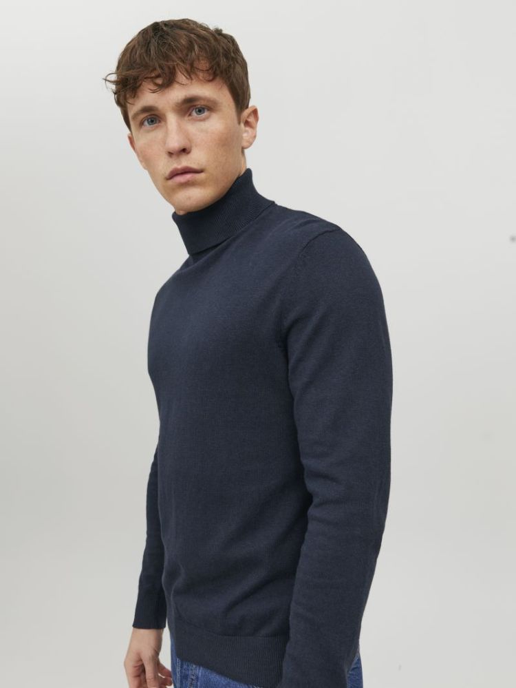 NAVY BLAZER